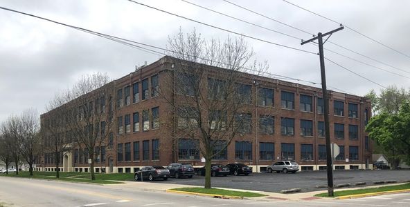 325 S Union St, Aurora, IL 60505